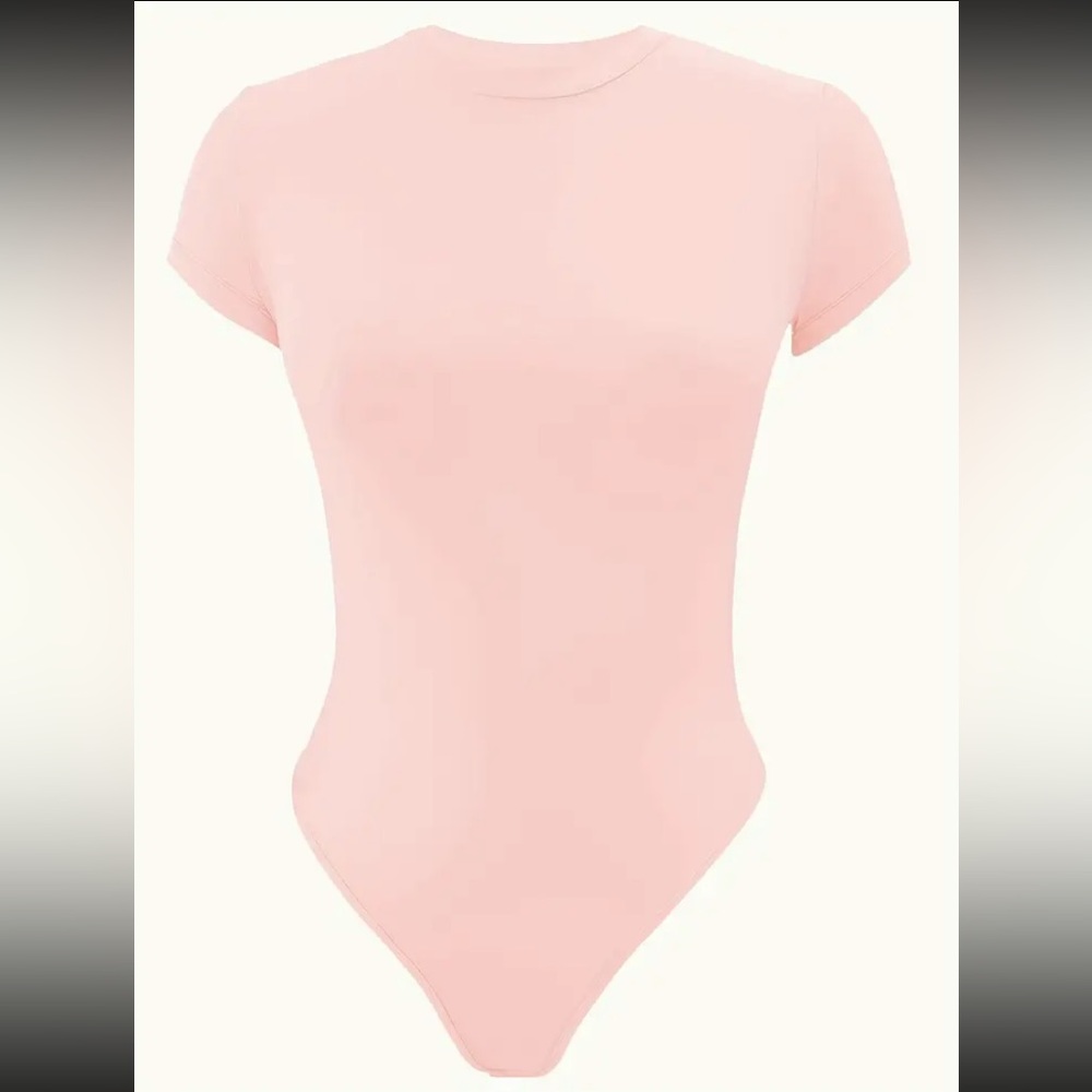 Pink short sleeve bodysuit ❤️